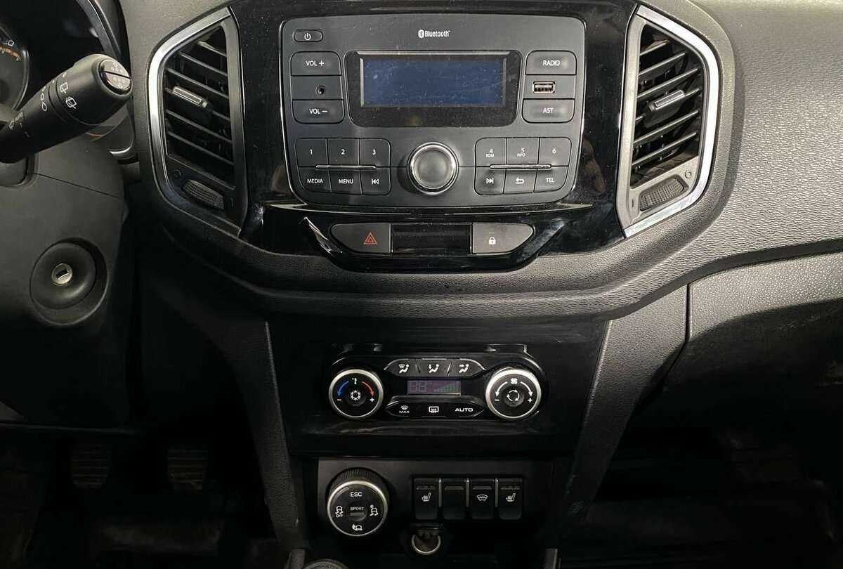 Renault Duster б/у, 2015, Автоматическая. Фото: #2